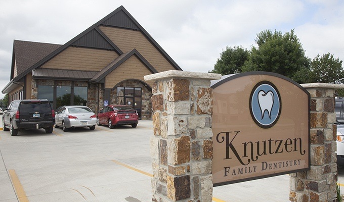 Outside view of Knutzen Family Dentistry
